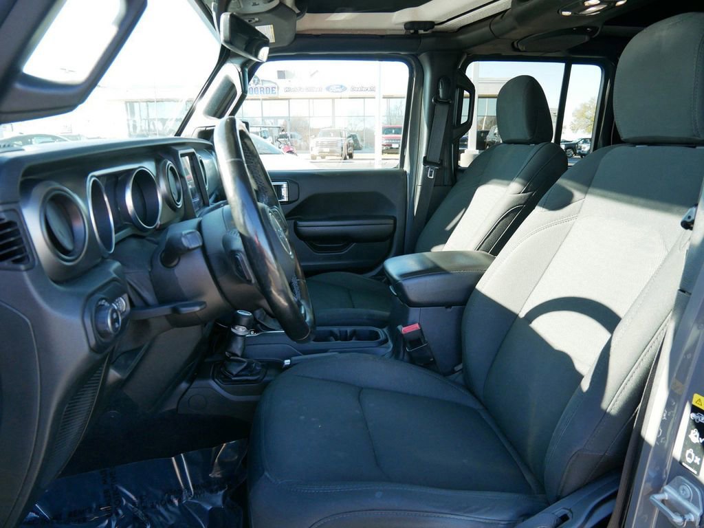 Used 2021 Jeep Gladiator Sport image 7
