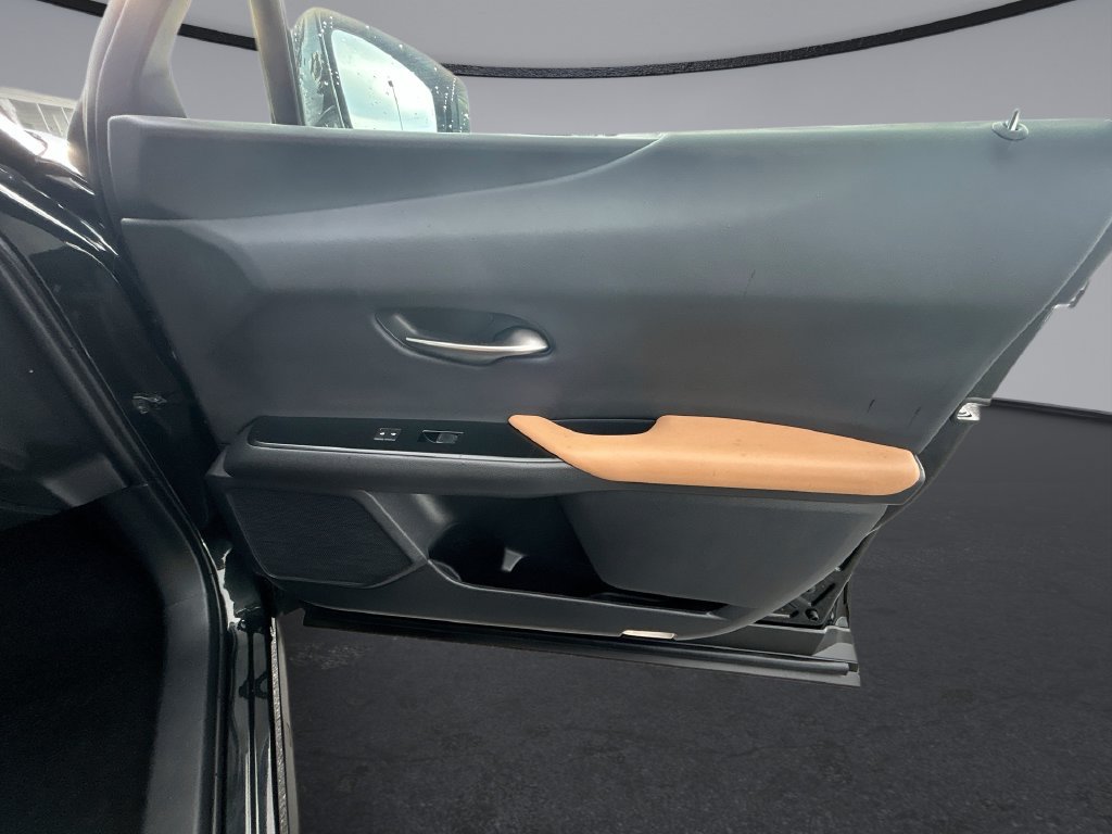 Used 2024 Lexus UX 250h FWD w/ Premium Package image 13
