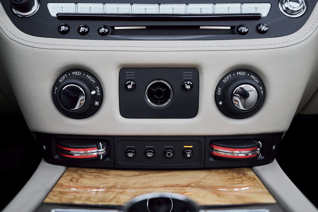 Used 2017 Rolls-Royce Dawn image 61