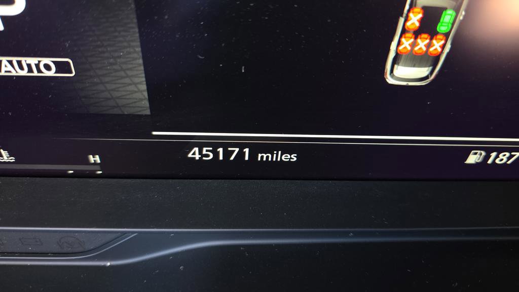 Used 2022 Nissan Pathfinder Platinum w/ Cargo Package image 21