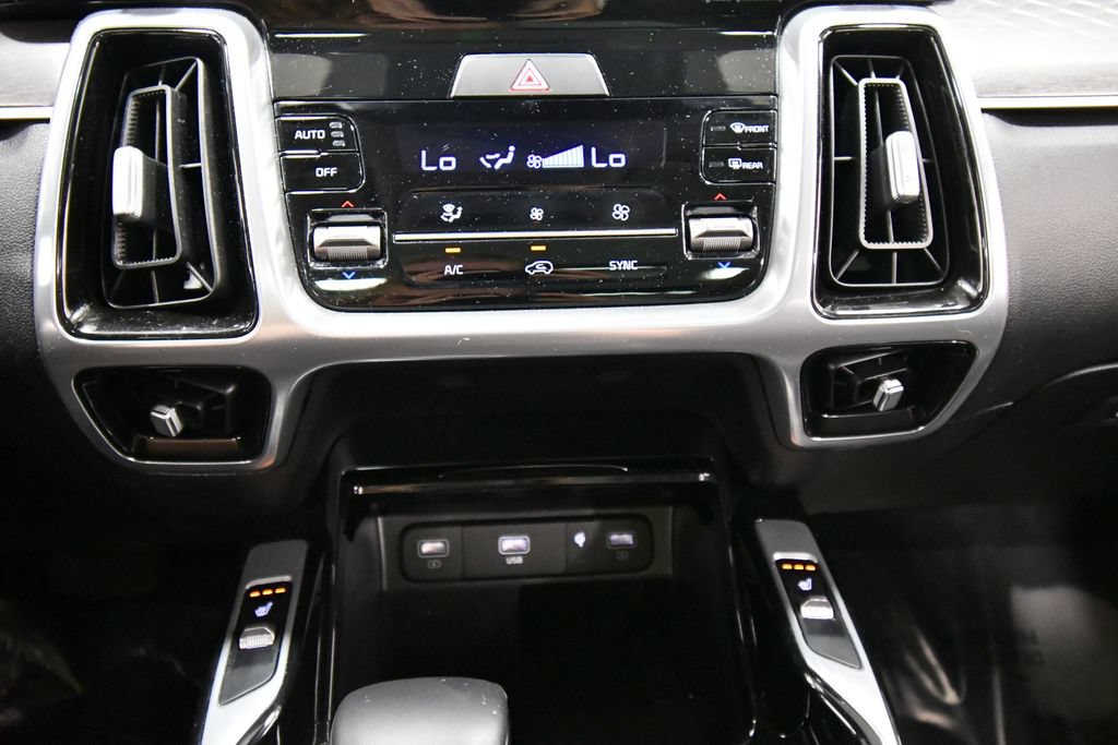 Certified 2023 Kia Sorento SX AWD/4WD image 28