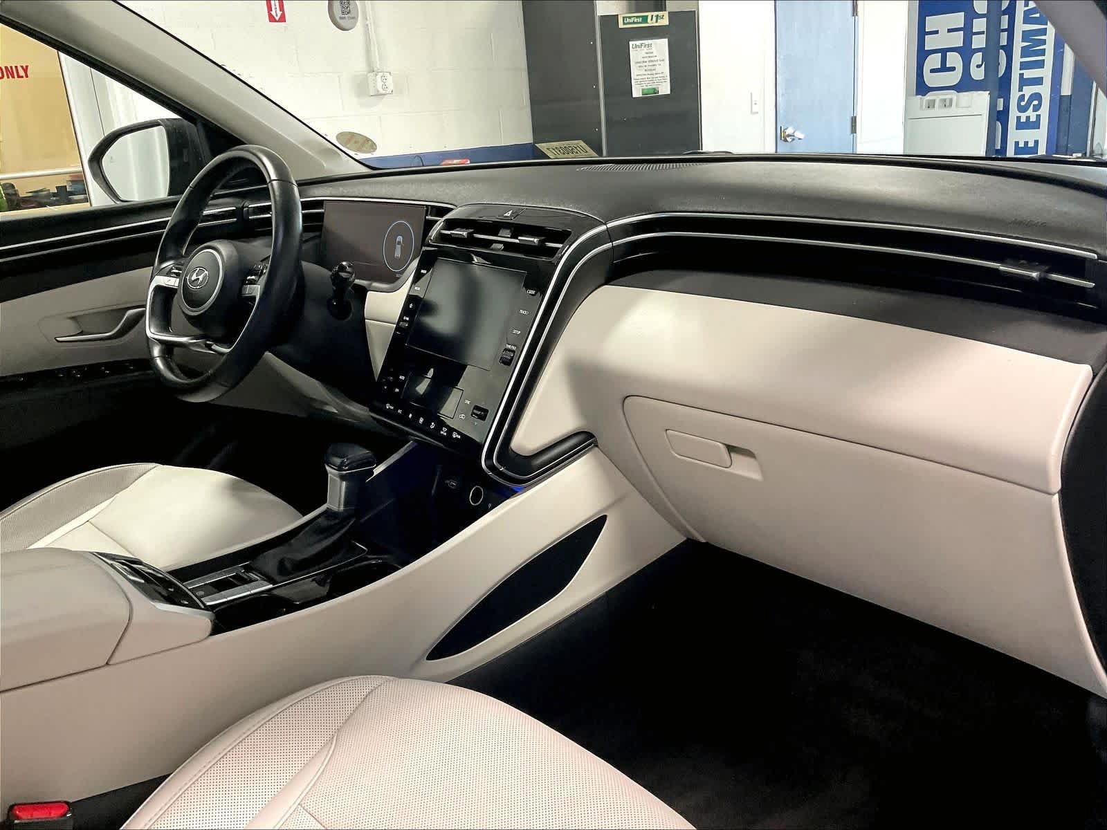 Used 2022 Hyundai Tucson SEL w/ Convenience + Premium Package AWD/4WD image 14