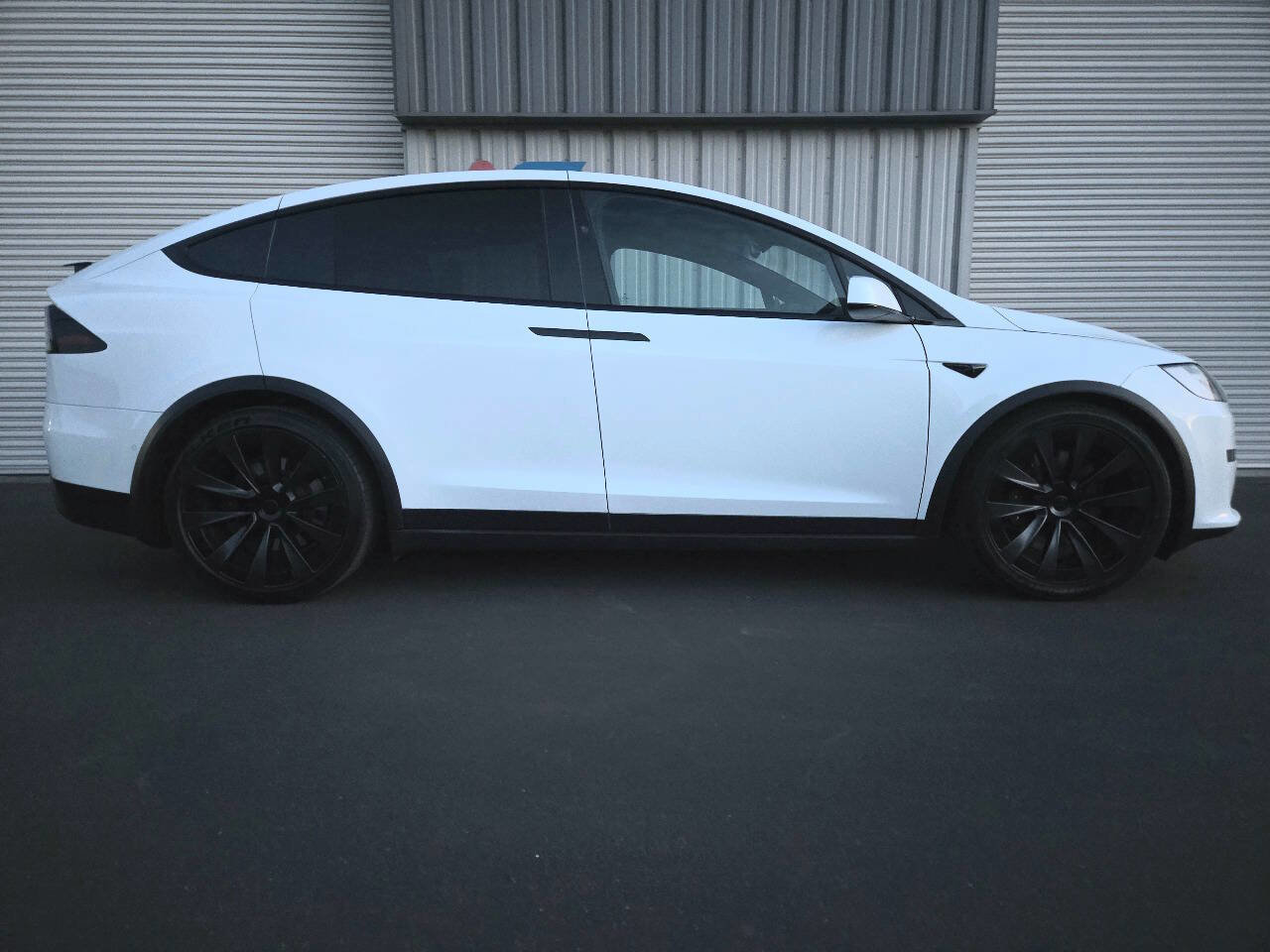 Used 2022 Tesla Model X Plaid image 9