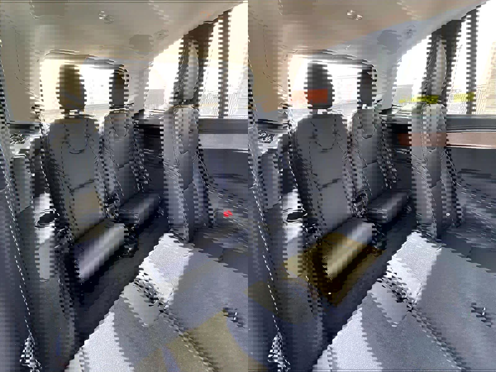 New 2026 Volvo XC90 T8 Ultra w/ Lounge Package image 28