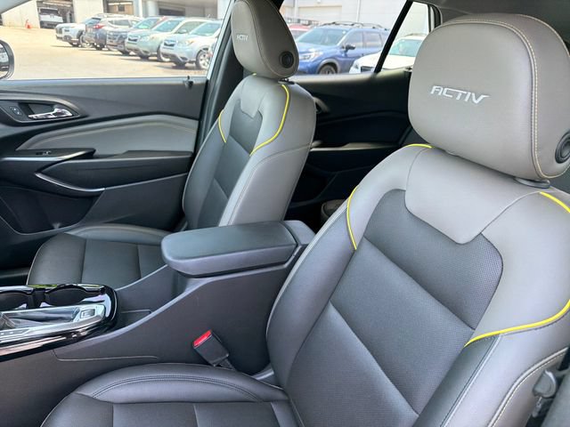 Used 2025 Chevrolet Trax ACTIV w/ Sunroof Package FWD image 21