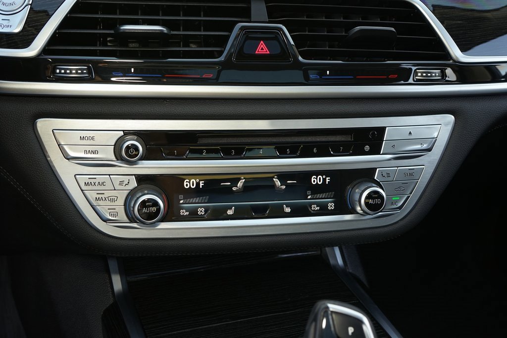 Used 2018 BMW 740i image 10