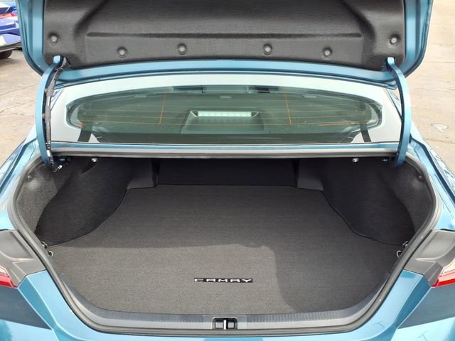 Used 2025 Toyota Camry SE w/ Convenience Package image 11