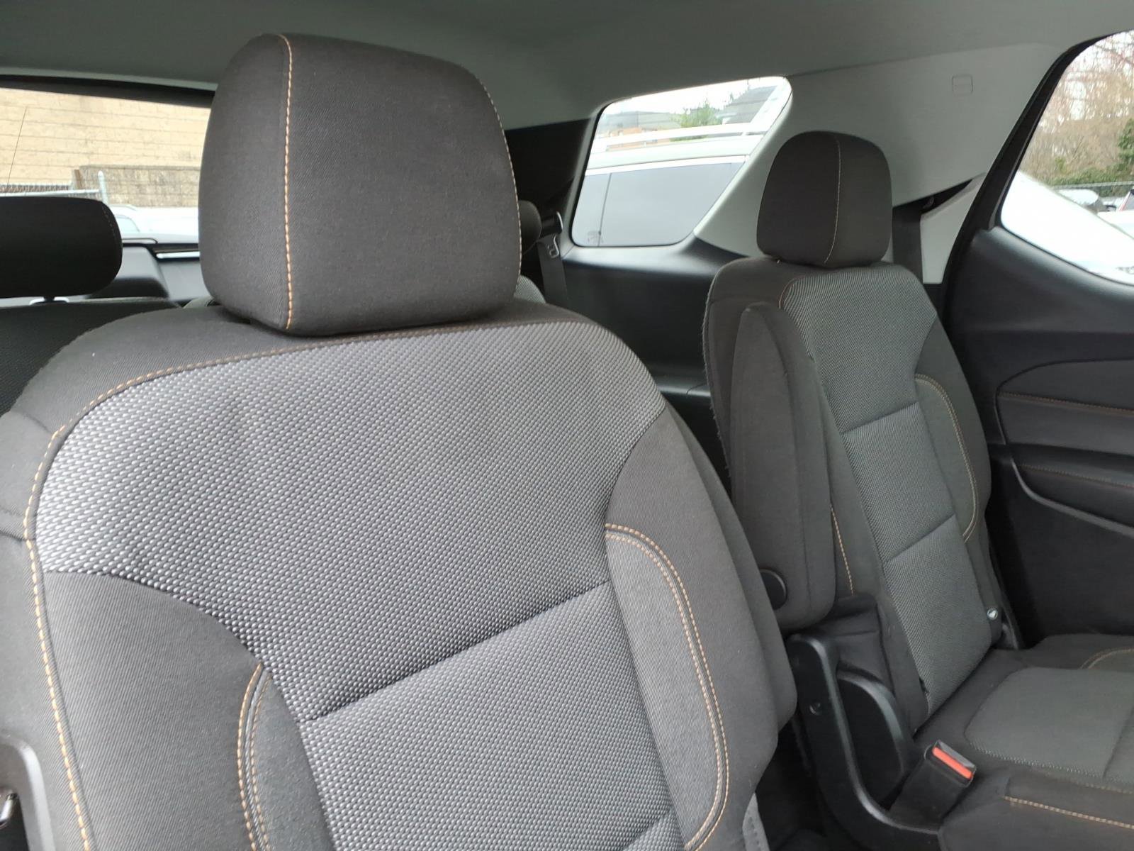 Used 2020 Chevrolet Traverse LT image 24