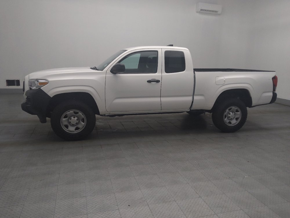 Used 2022 Toyota Tacoma SR image 2