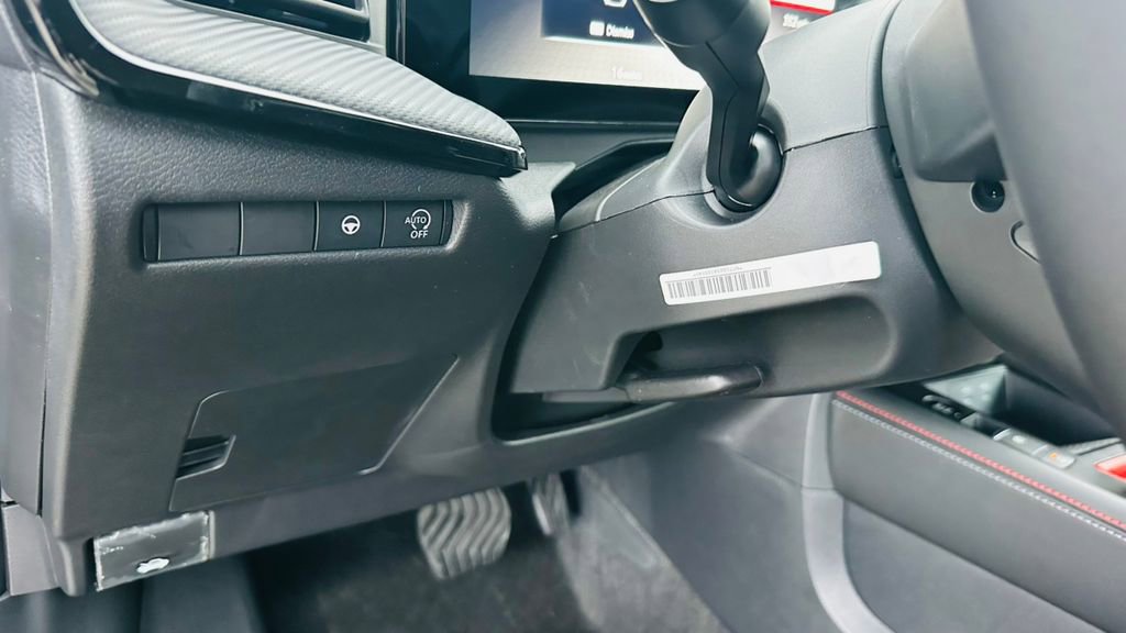 New 2026 Nissan Kicks SR FWD image 17