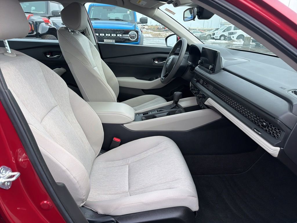 Used 2025 Honda Accord LX image 31