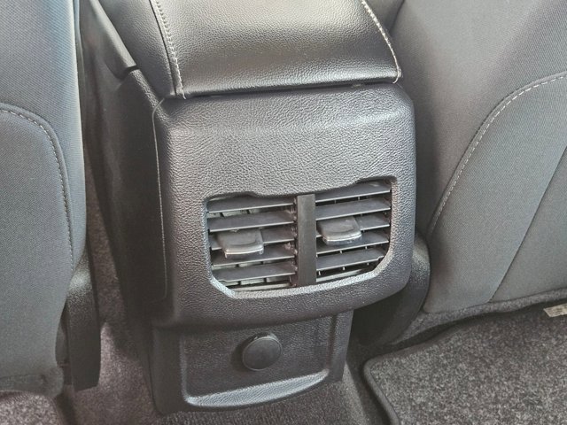 Used 2020 Ford Fusion SE image 18