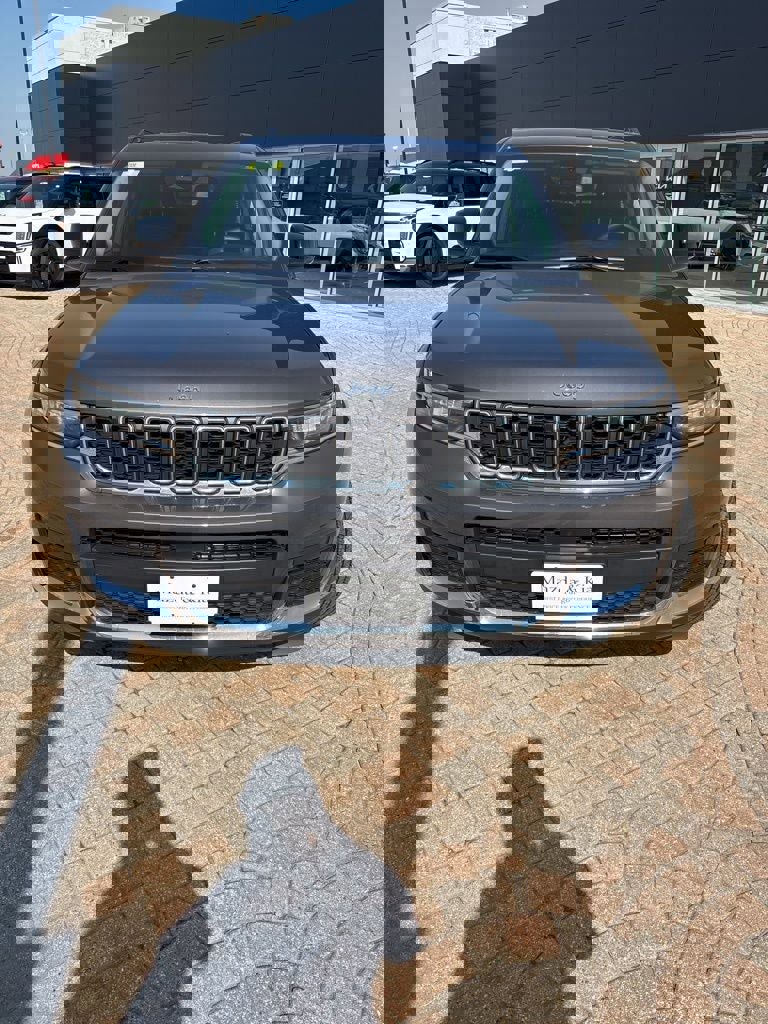 Used 2022 Jeep Grand Cherokee L Laredo w/ Luxury Tech Group I image 2