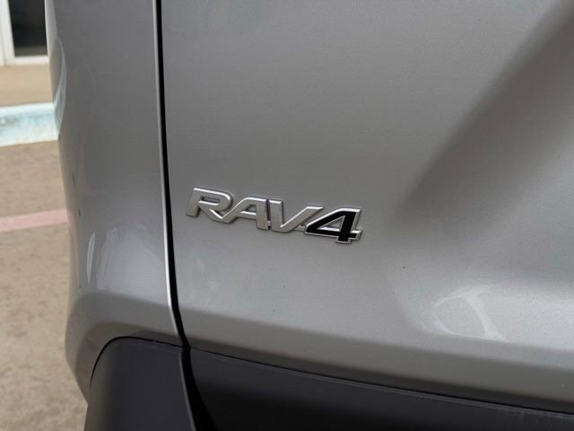 Used 2023 Toyota RAV4 XLE image 8