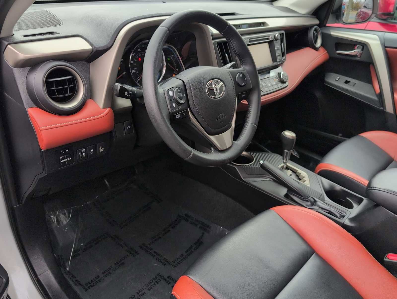 Used 2014 Toyota RAV4 Limited w/ Technology Package image 10