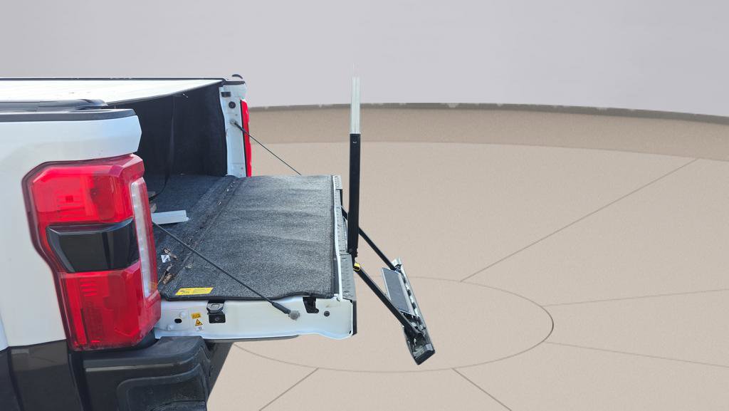 Used 2025 Ford F450 King Ranch w/ FX4 Off-Road Package image 11