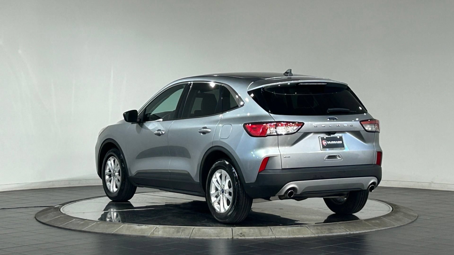 Used 2022 Ford Escape SE w/ Cold Weather Package FWD image 7