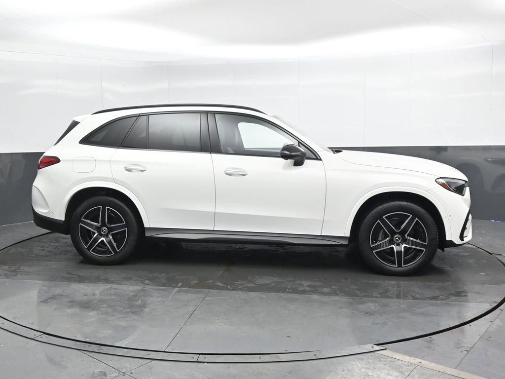 Used 2023 Mercedes-Benz GLC 300 image 3