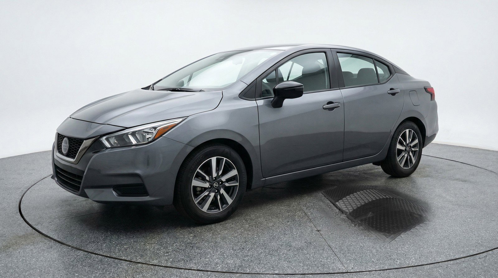 Used 2025 Nissan Versa SV image 3