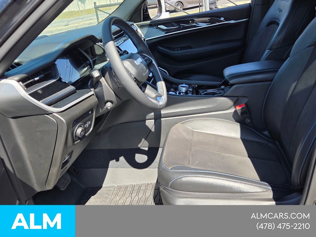 Used 2023 Jeep Grand Cherokee Trailhawk w/ Advanced Protech Group II AWD/4WD image 9