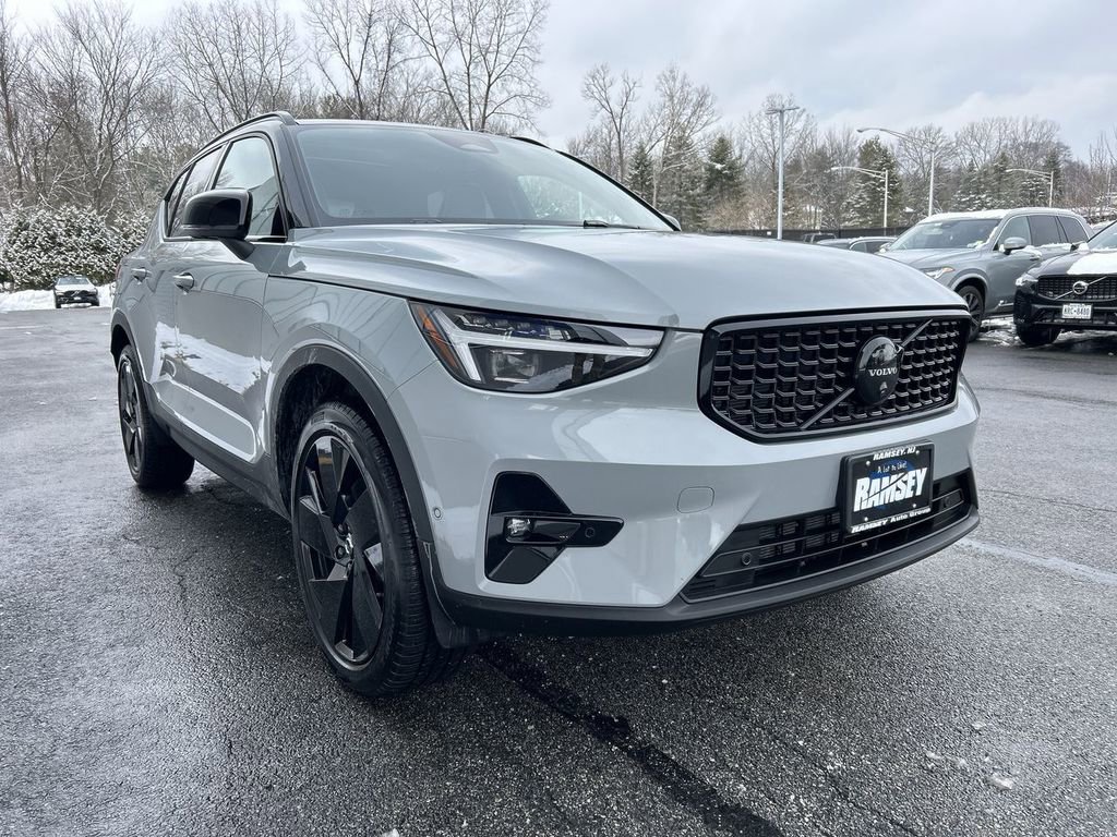 New 2026 Volvo XC40 B5 Ultra AWD/4WD image 2