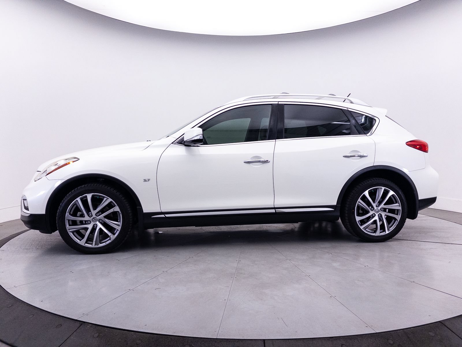 Used 2017 INFINITI QX50 2WD w/ Deluxe Touring Package image 36