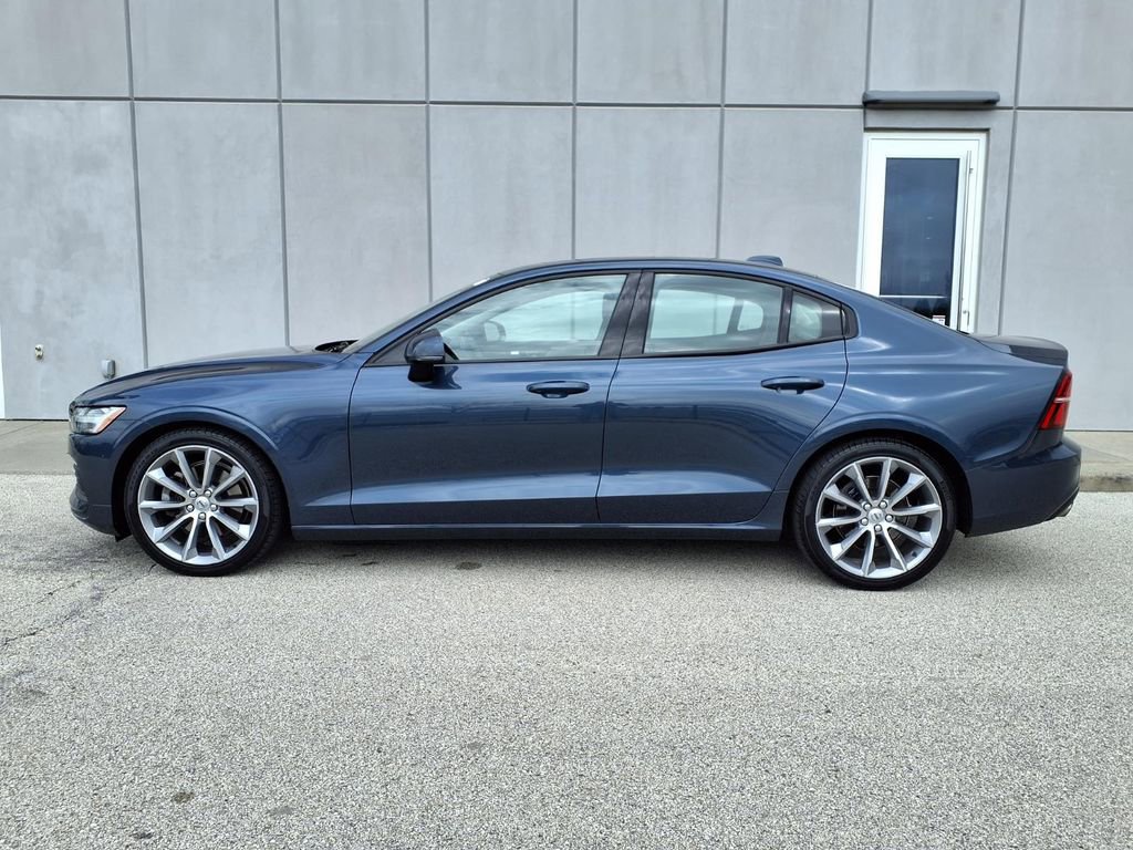 Used 2019 Volvo S60 T5 Momentum w/ Premium Package FWD image 3