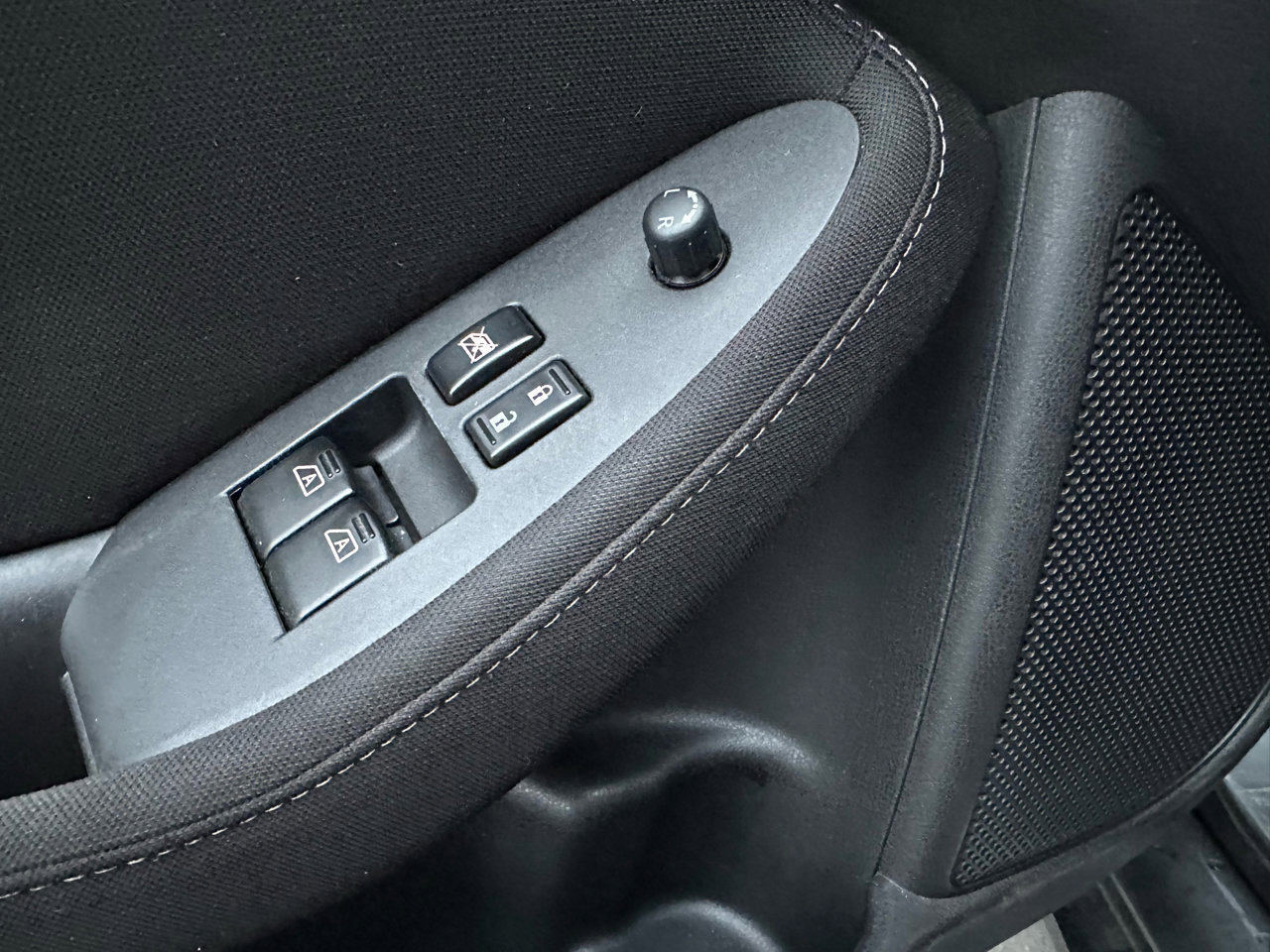 Used 2015 Nissan 370Z Coupe image 23