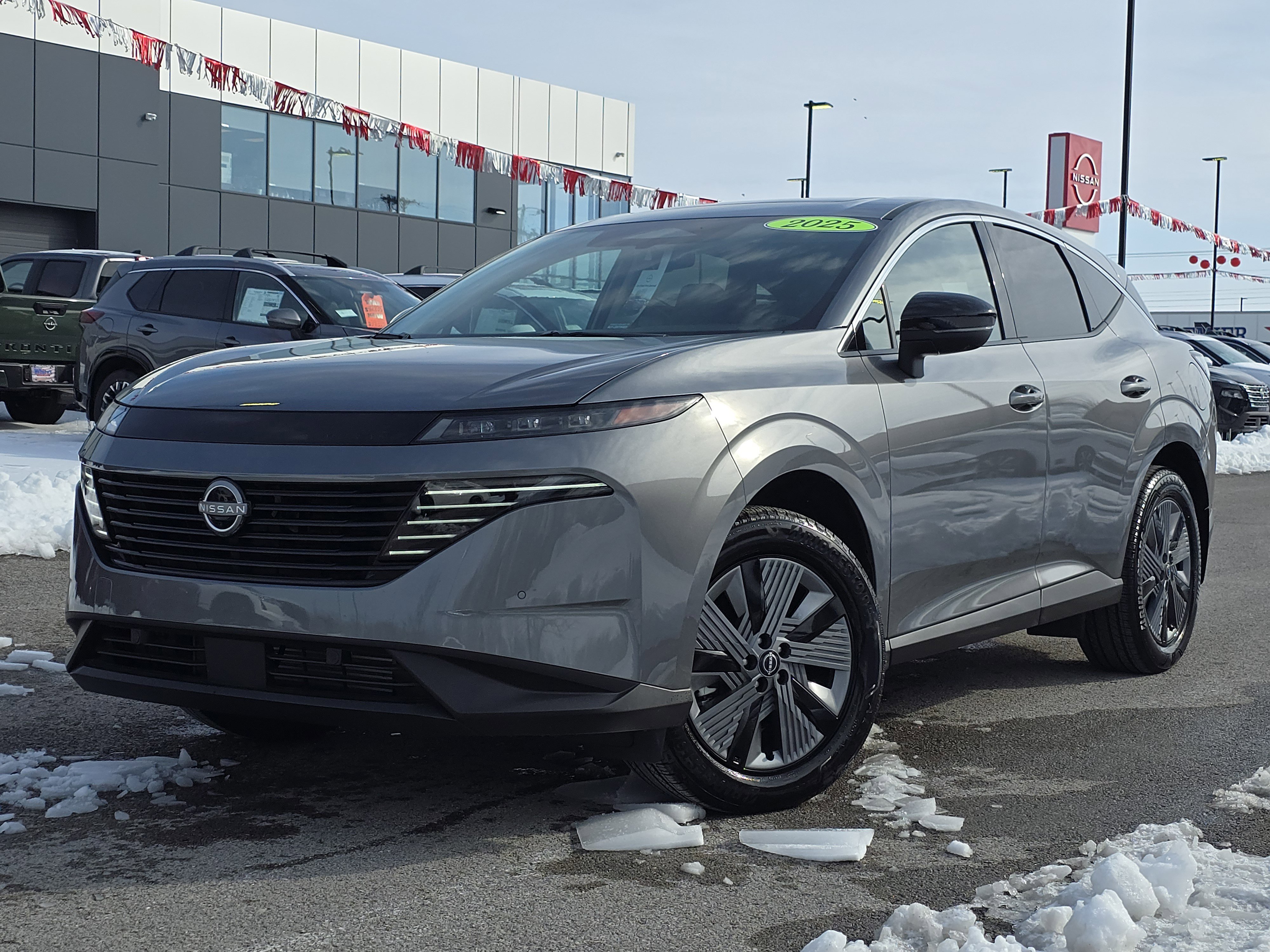 Used 2025 Nissan Murano SL image 2