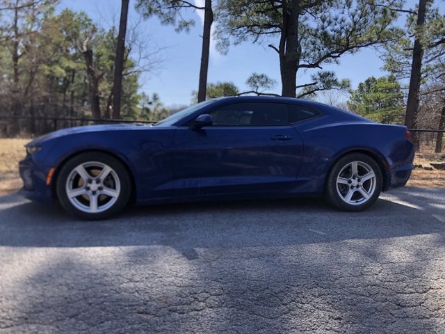 Used 2021 Chevrolet Camaro LT w/ Technology Package image 8