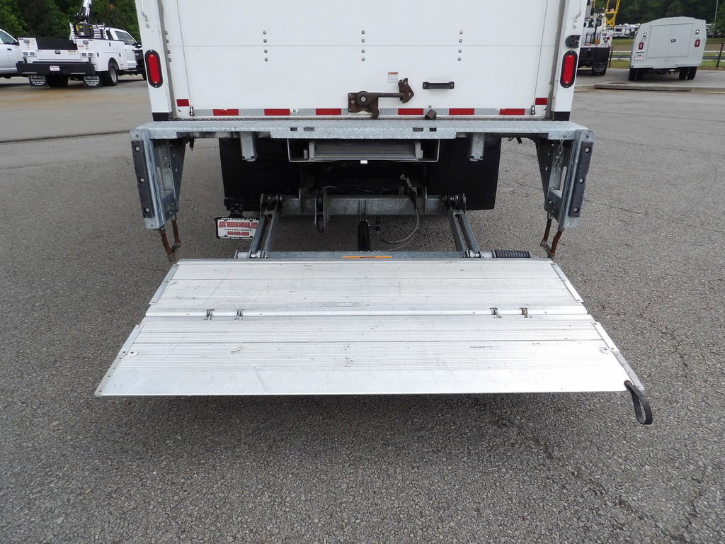 Used 2020 Isuzu NPR RWD image 35