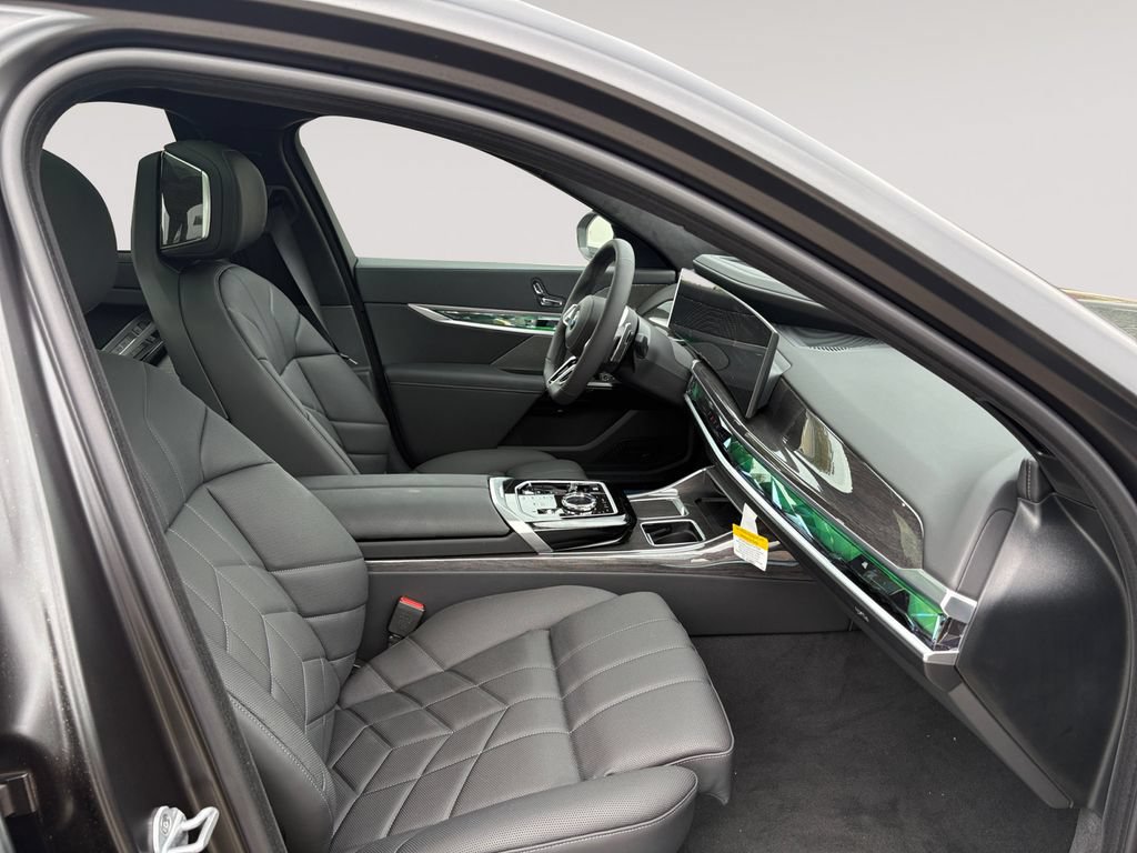 New 2026 BMW 740i xDrive AWD/4WD image 15