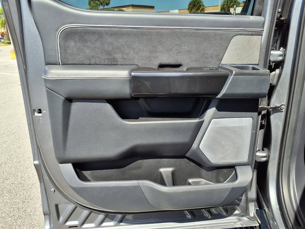 Used 2024 Ford F150 Lightning Platinum AWD/4WD image 22