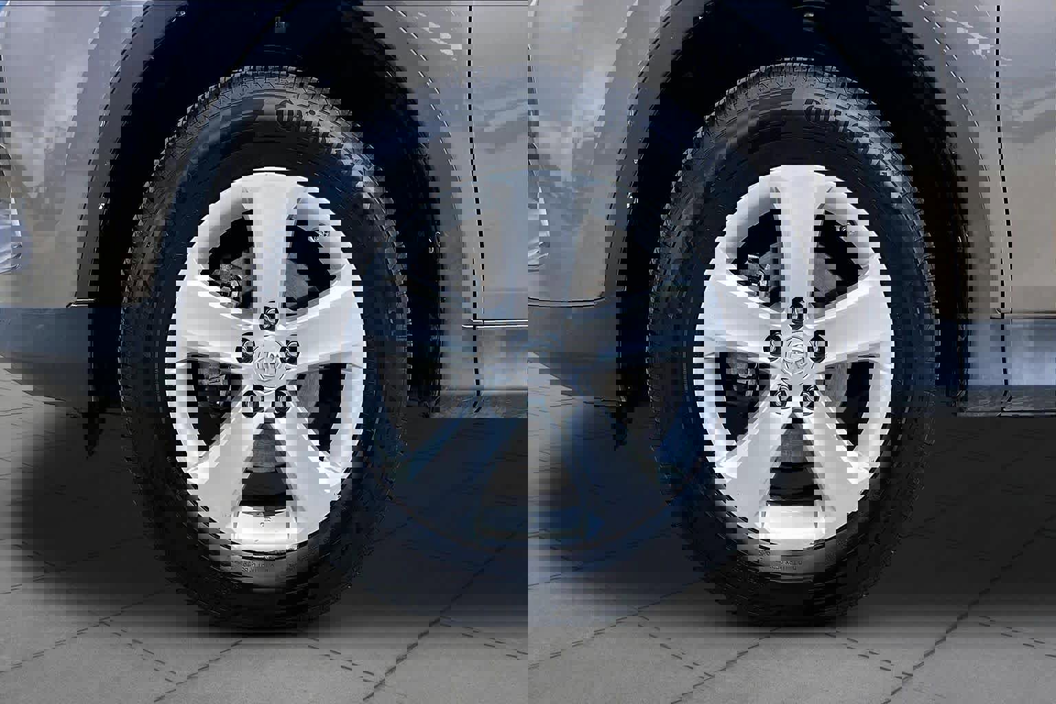 Used 2014 Toyota RAV4 XLE FWD image 11