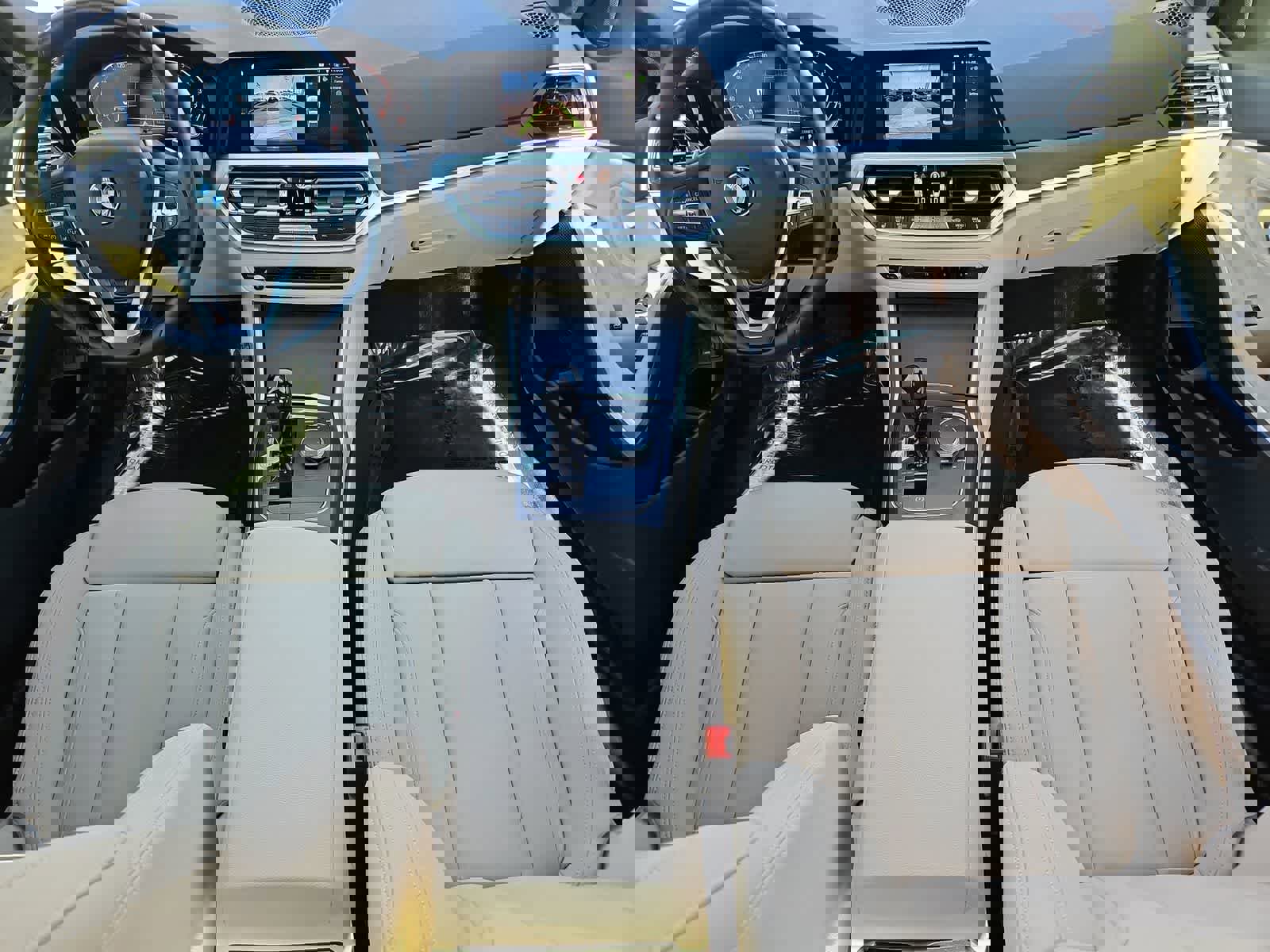 Used 2020 BMW 330i Sedan w/ Premium Package image 16