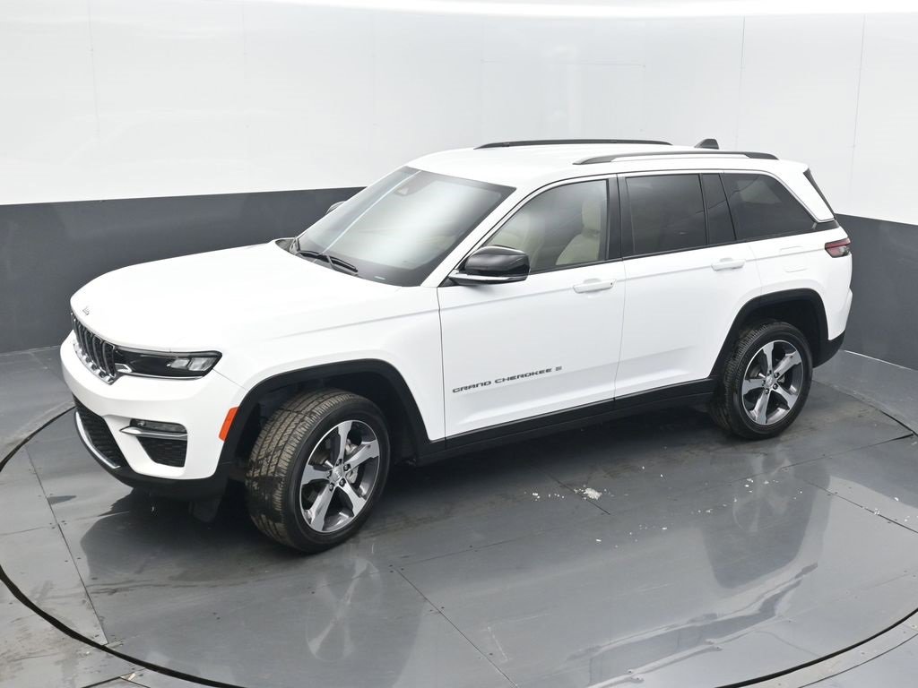 Used 2023 Jeep Grand Cherokee Limited image 39