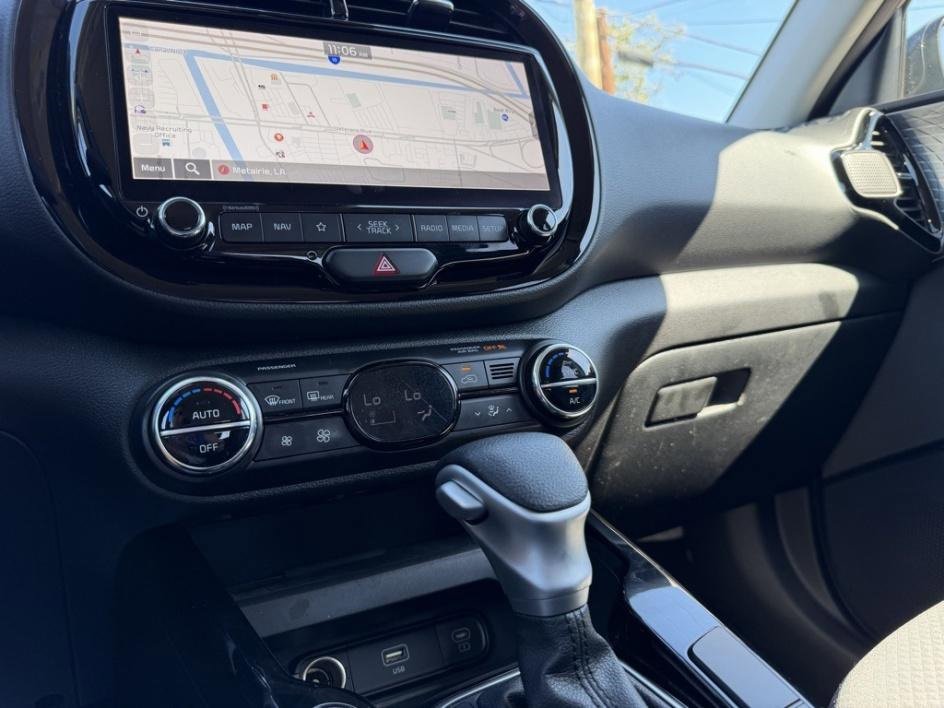 Used 2023 Kia Soul S image 32