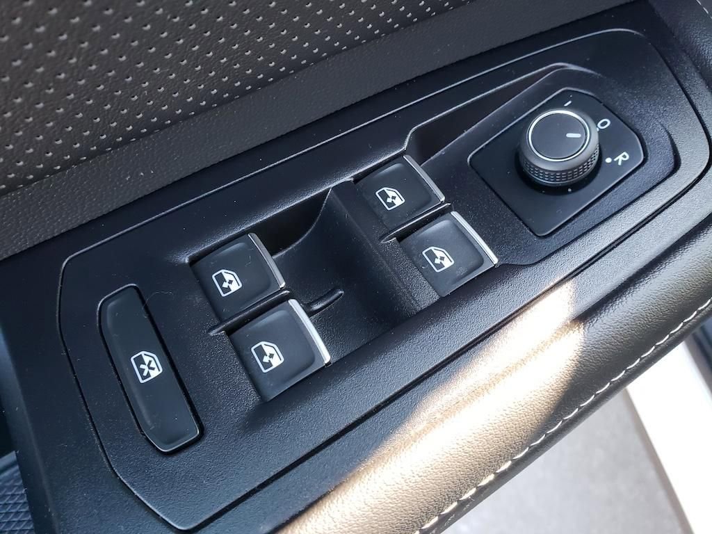 Used 2024 Volkswagen Atlas Cross Sport SEL image 21