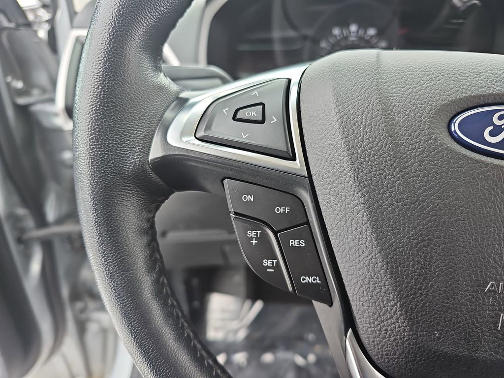 Used 2024 Ford Edge SEL image 16