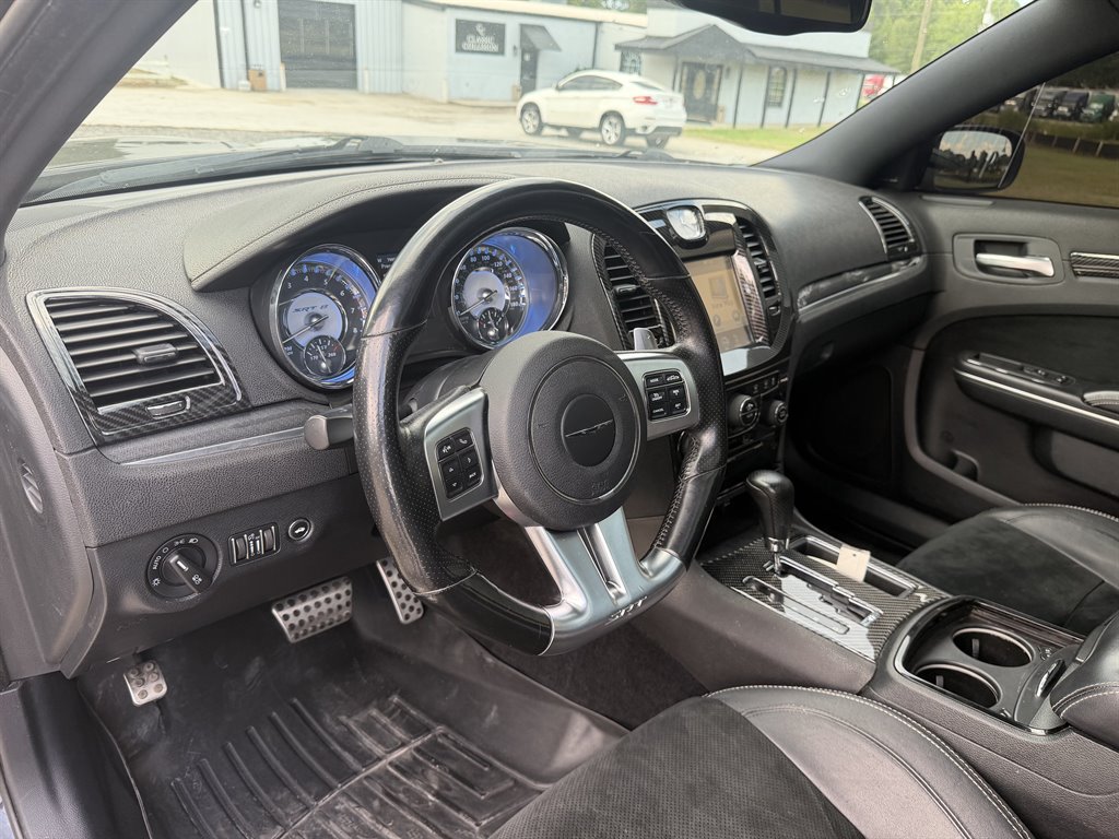 Used 2012 Chrysler 300 SRT8 w/ 19-Premium Speaker Group RWD image 15