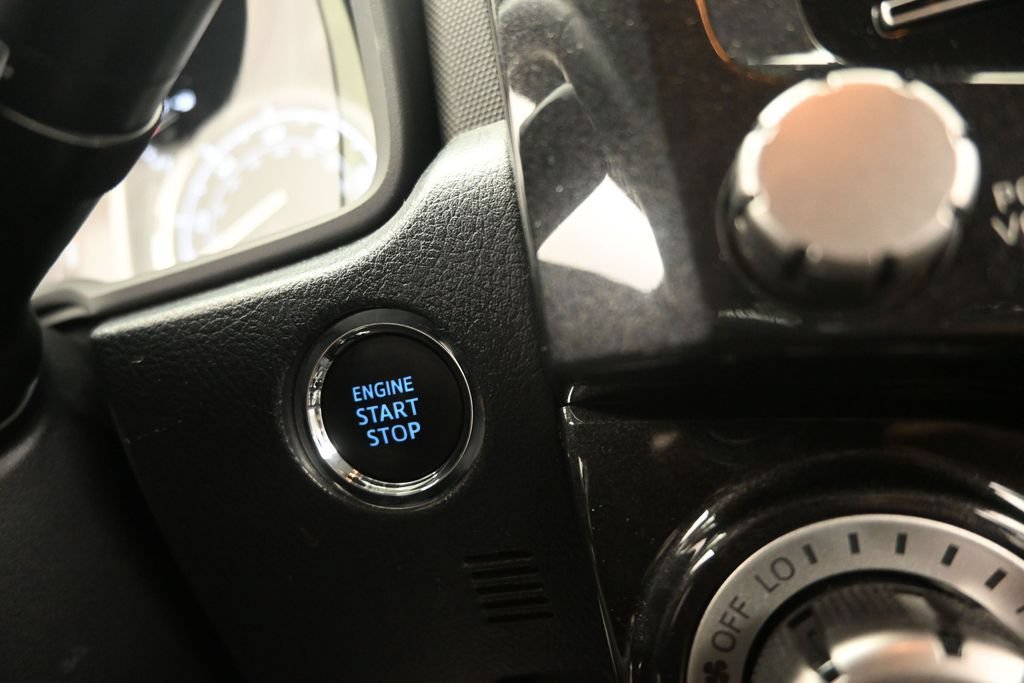 Used 2022 Toyota 4Runner TRD Off-Road Premium AWD/4WD image 25