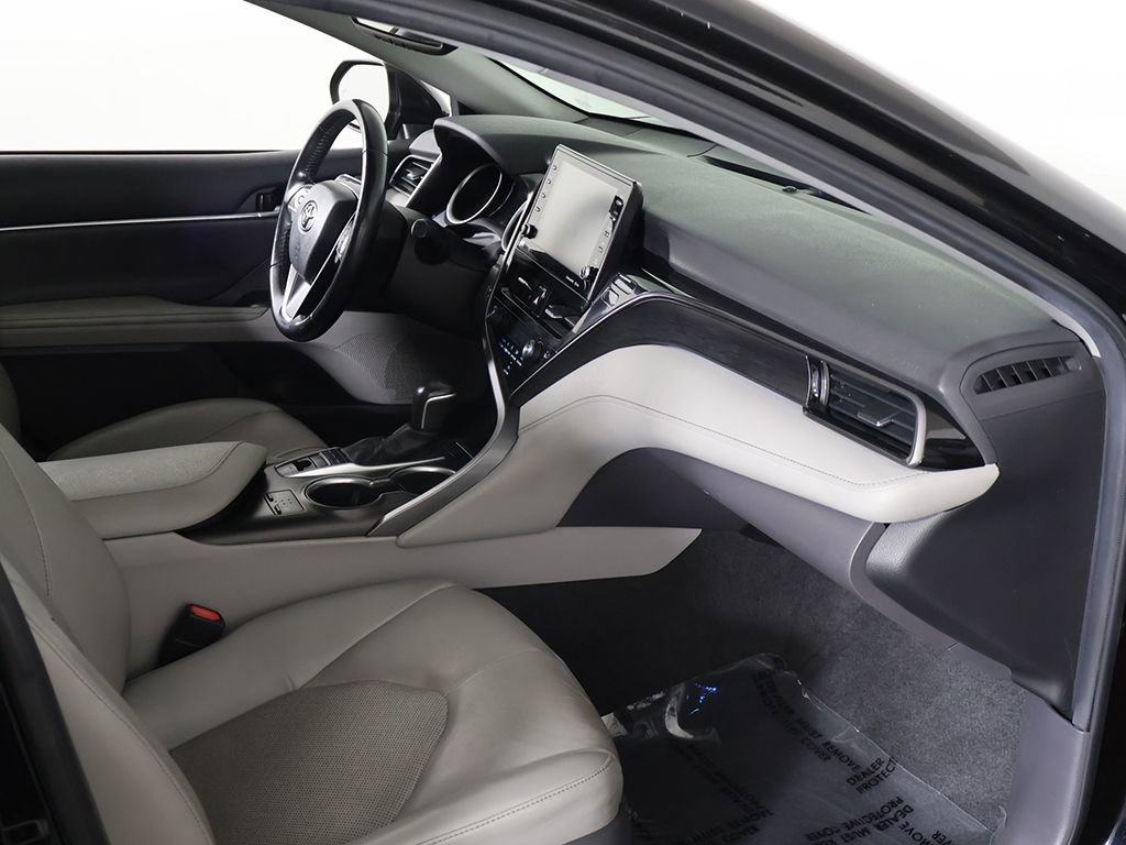 Used 2021 Toyota Camry XLE FWD image 24