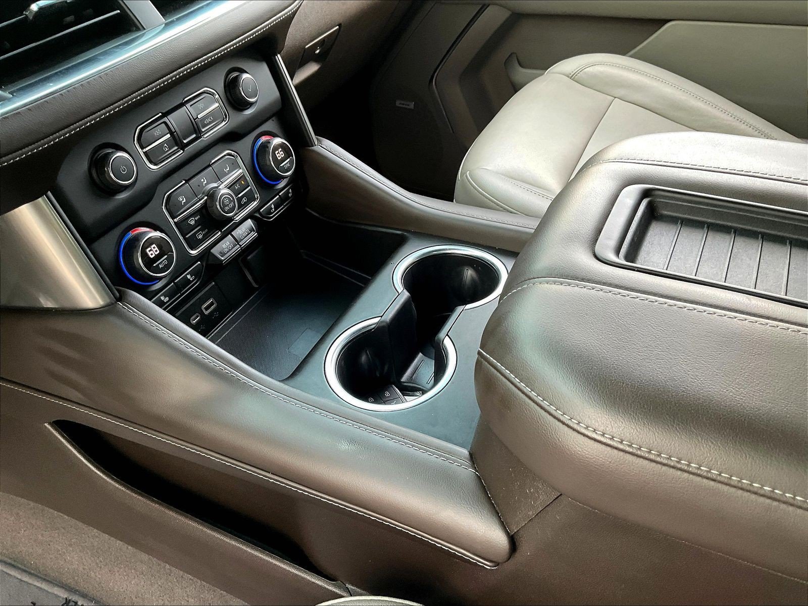 Used 2021 Chevrolet Tahoe Z71 AWD/4WD image 18