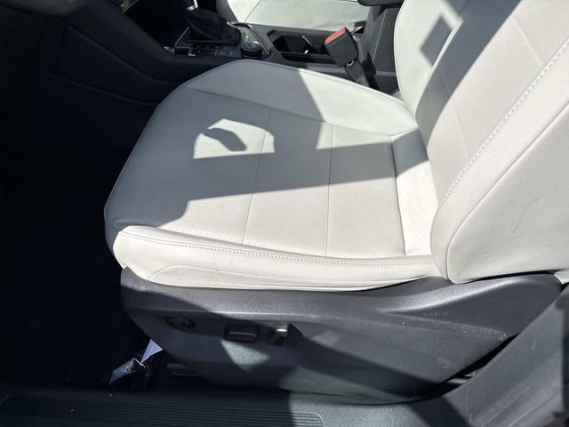 Used 2018 Volkswagen Tiguan SE image 15