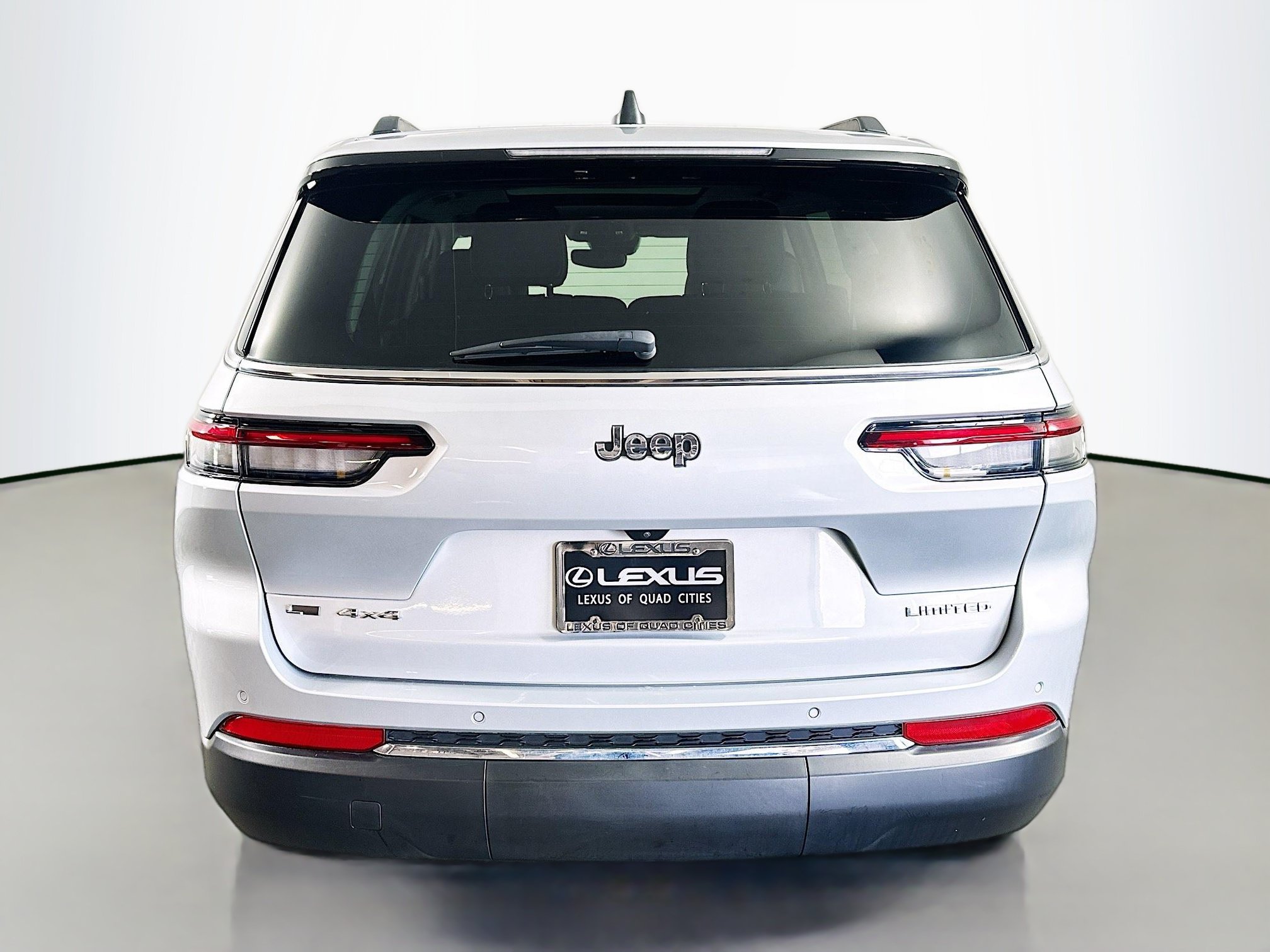 Used 2022 Jeep Grand Cherokee L Limited AWD/4WD image 6