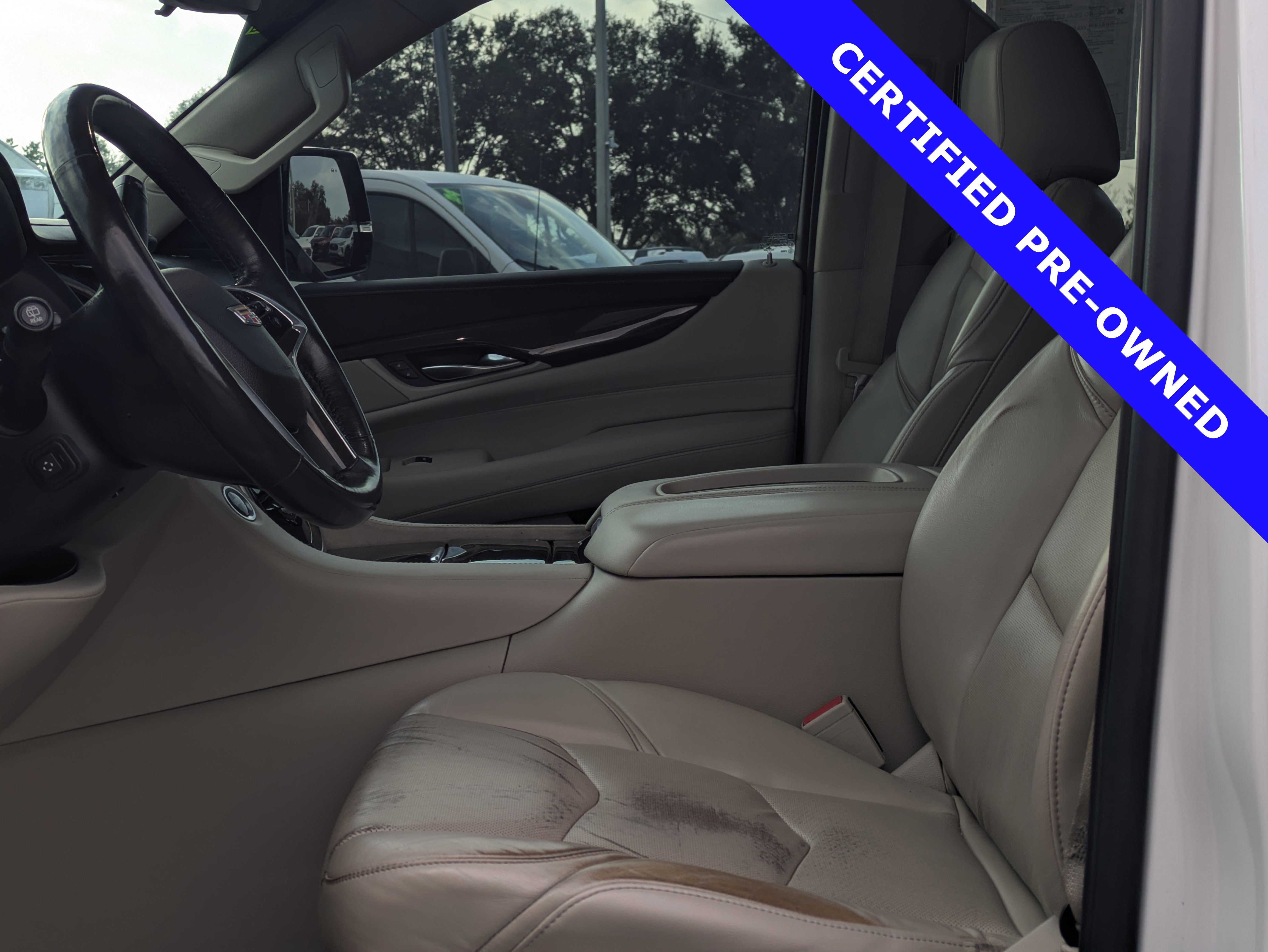 Used 2020 Cadillac Escalade Premium Luxury image 22