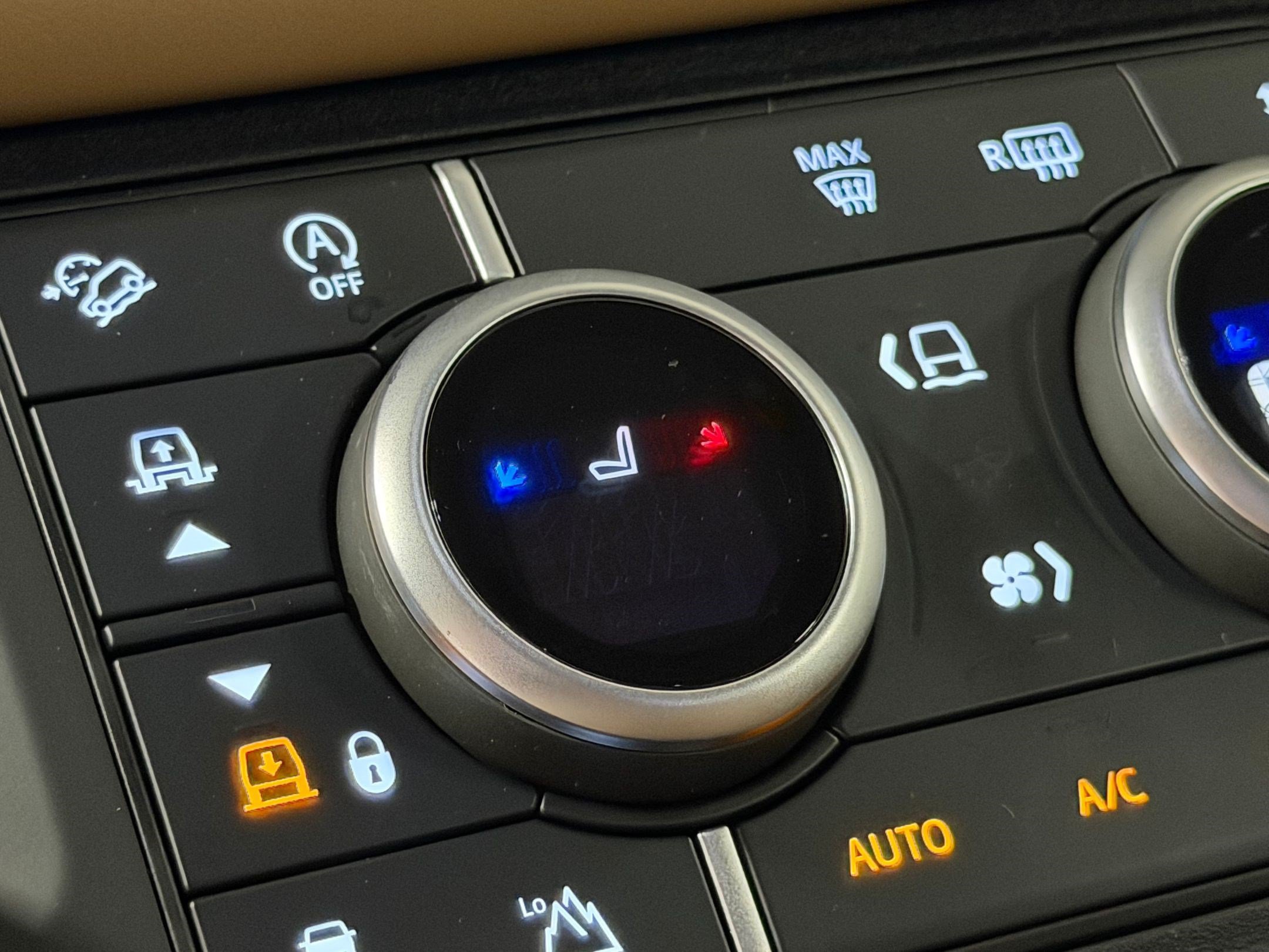 Used 2025 Land Rover Defender 110 S AWD/4WD image 22