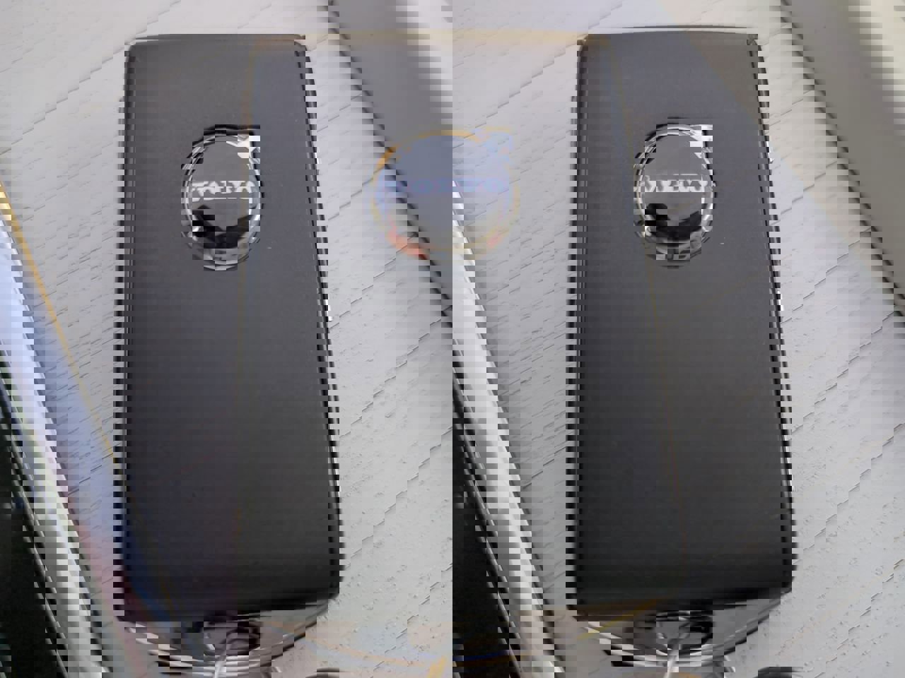 New 2026 Volvo XC60 B5 Ultra w/ Climate Package image 28