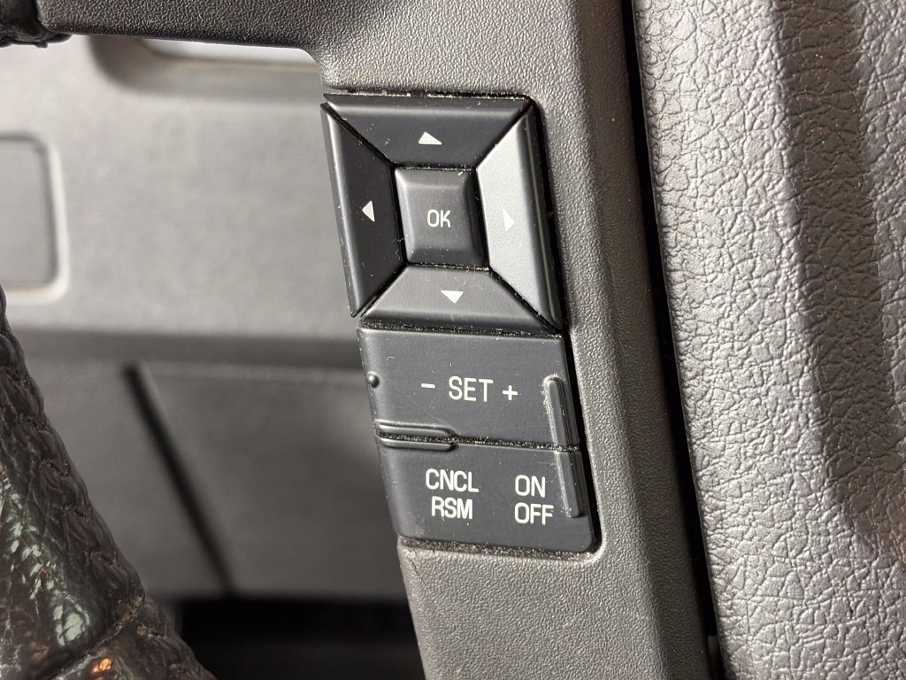Used 2011 Ford F150 XLT w/ XLT Chrome Pkg AWD/4WD image 16