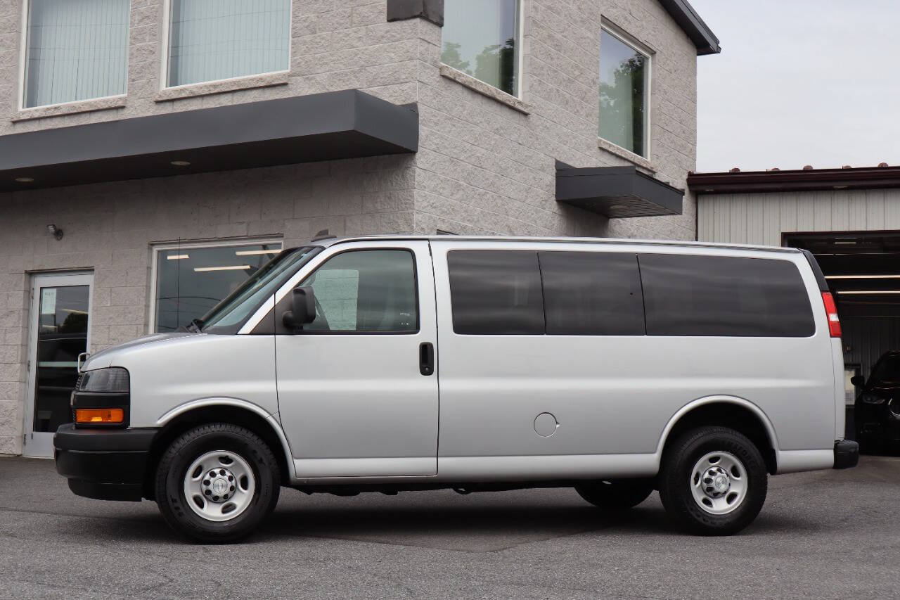 Used 2018 Chevrolet Express 2500 LS w/ Driver Convenience Package RWD image 2
